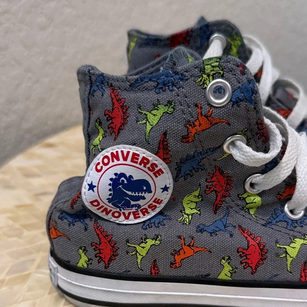Converse Dinoverse Kids High-Tops - Gray with Colorful Dinosaurs size 1Y